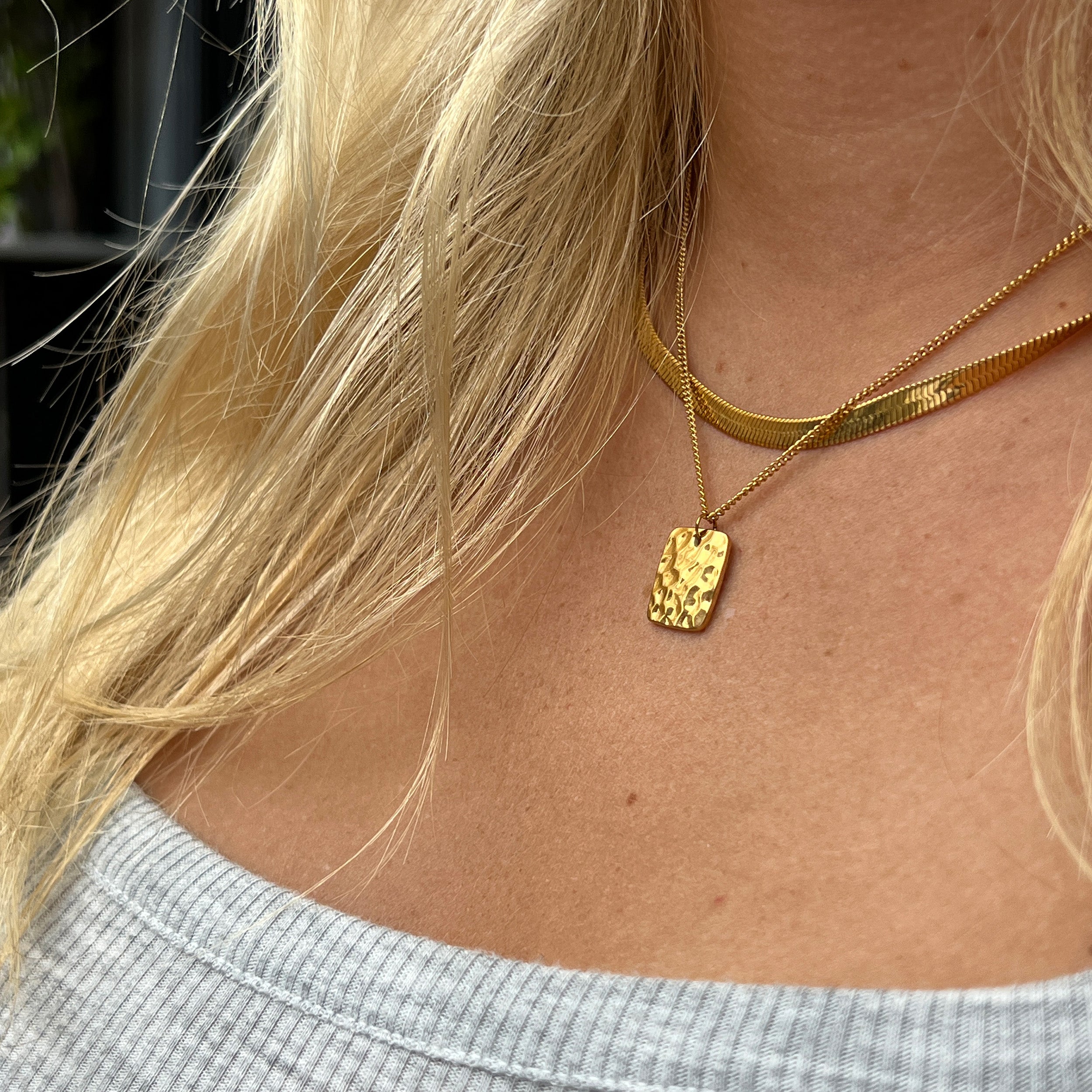 06 GEHAMERD KETTING - VERGULD