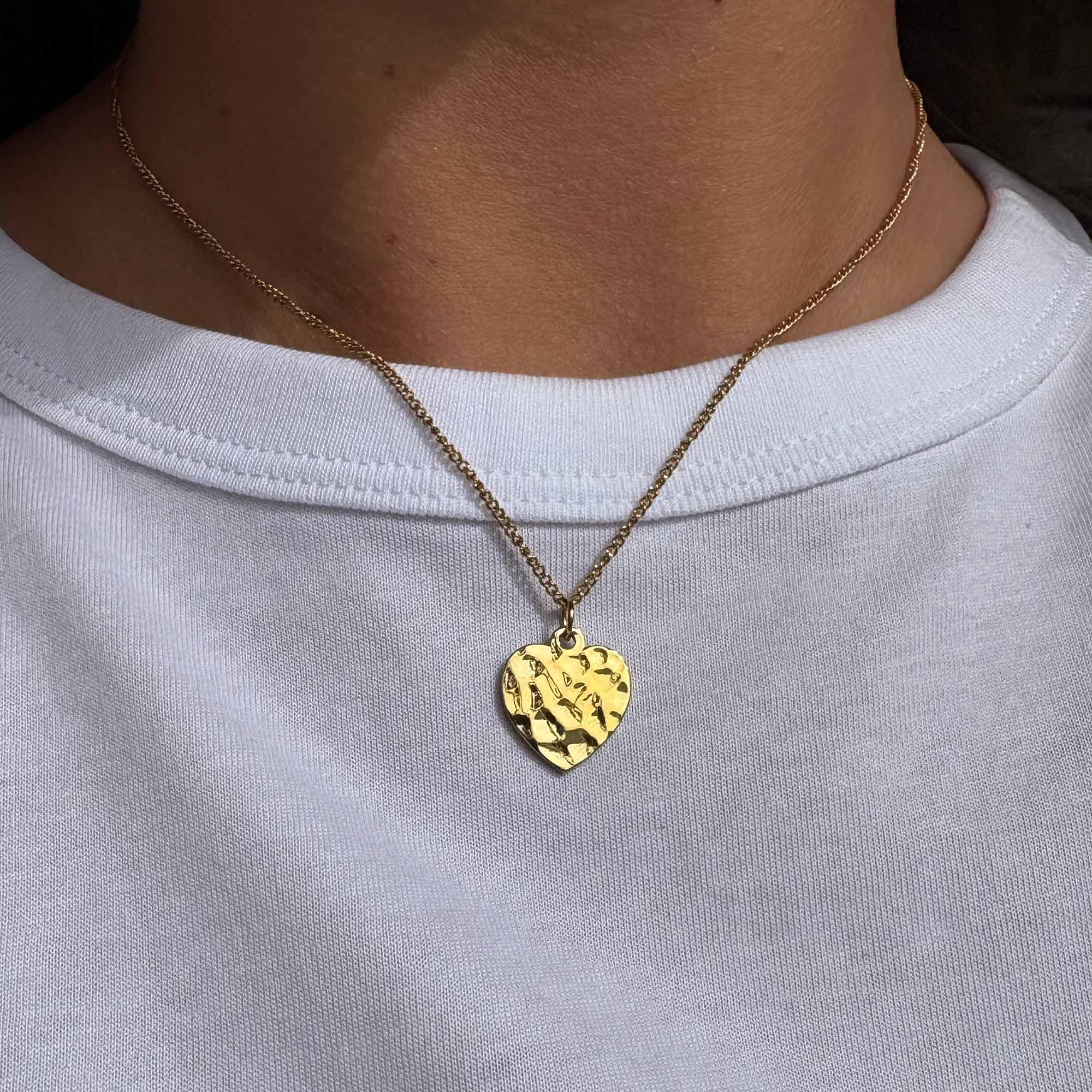 GEHAMERDE HARTENKETTING - VERGULD