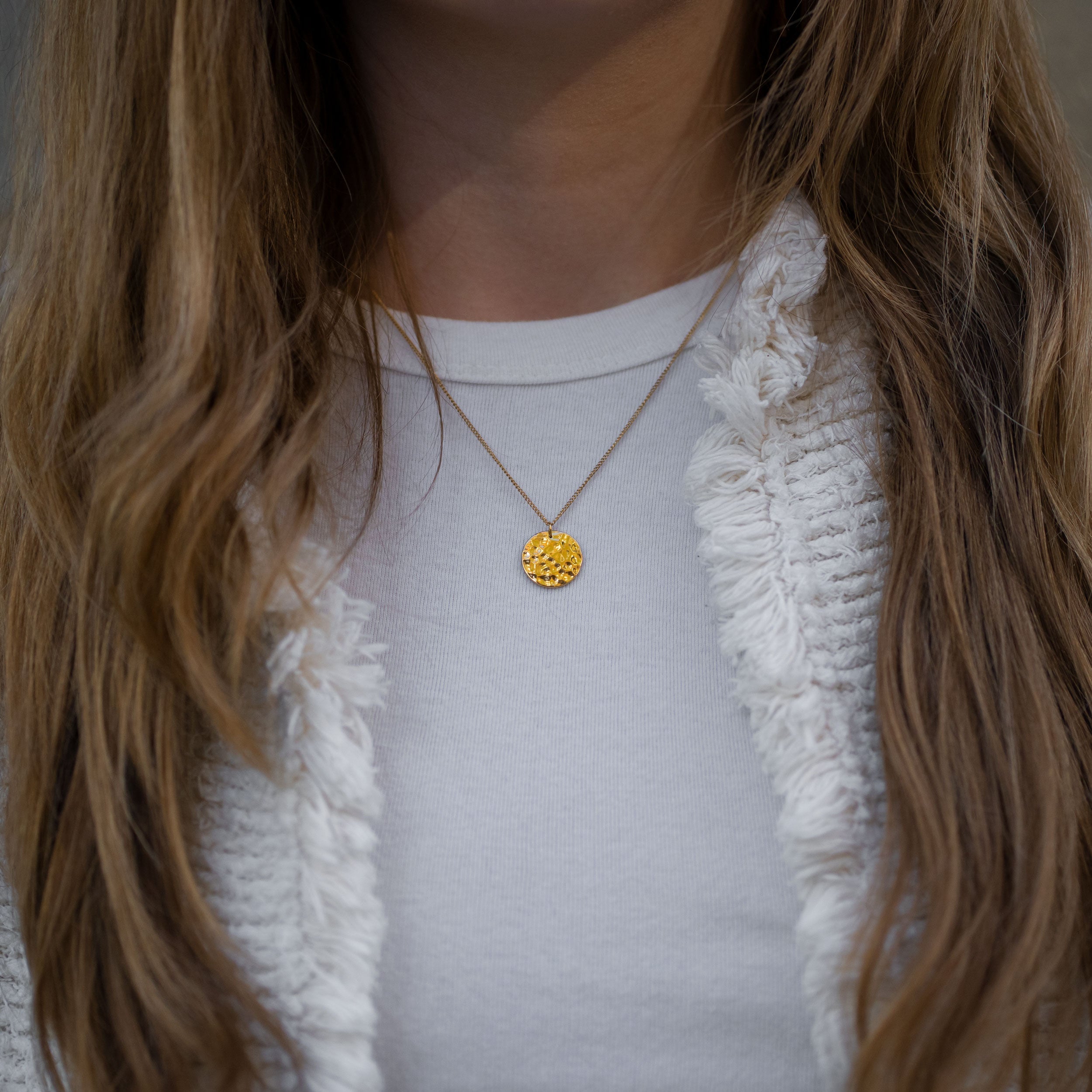 02 GEHAMERDE KETTING - VERGULD