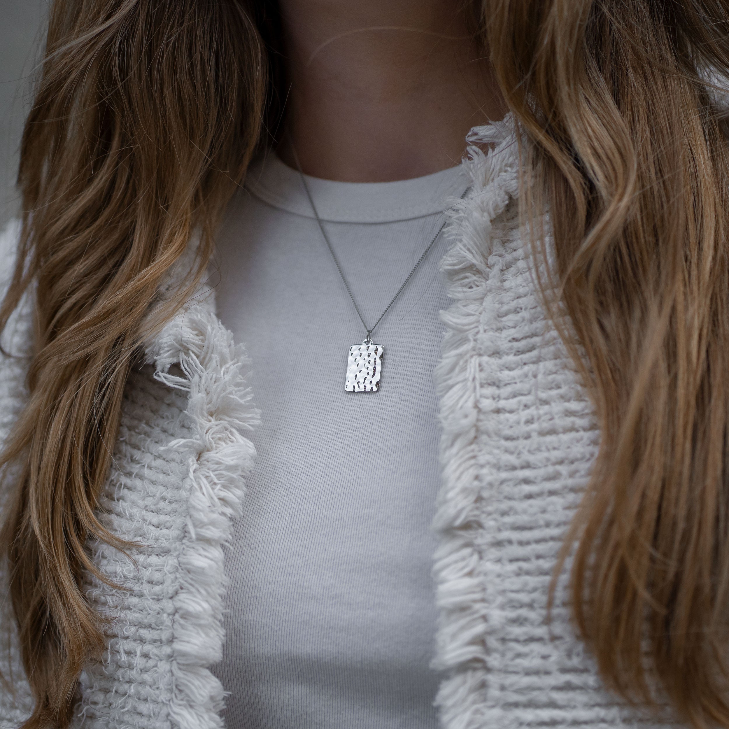 01 GEHAMERDE KETTING