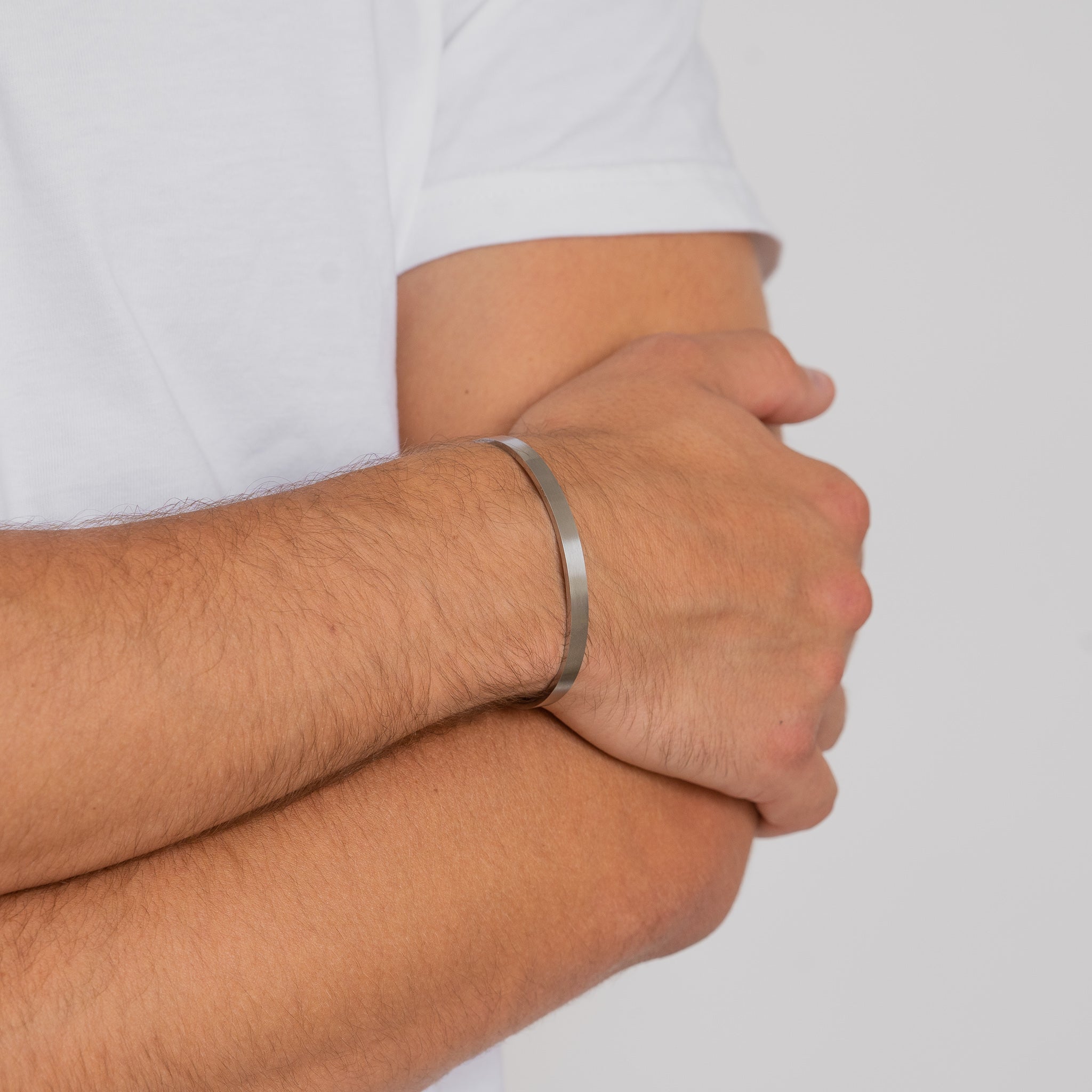 MATTE ARMBAND