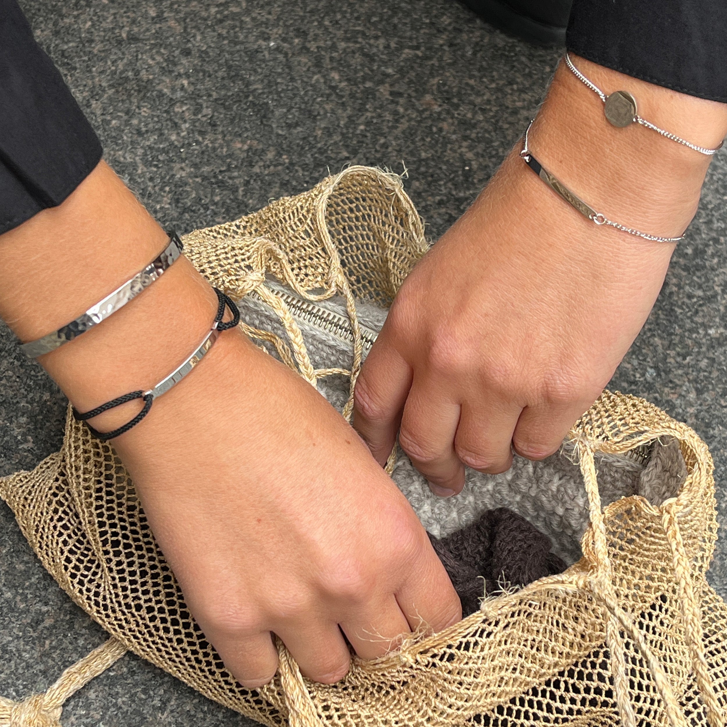 BAR ARMBAND