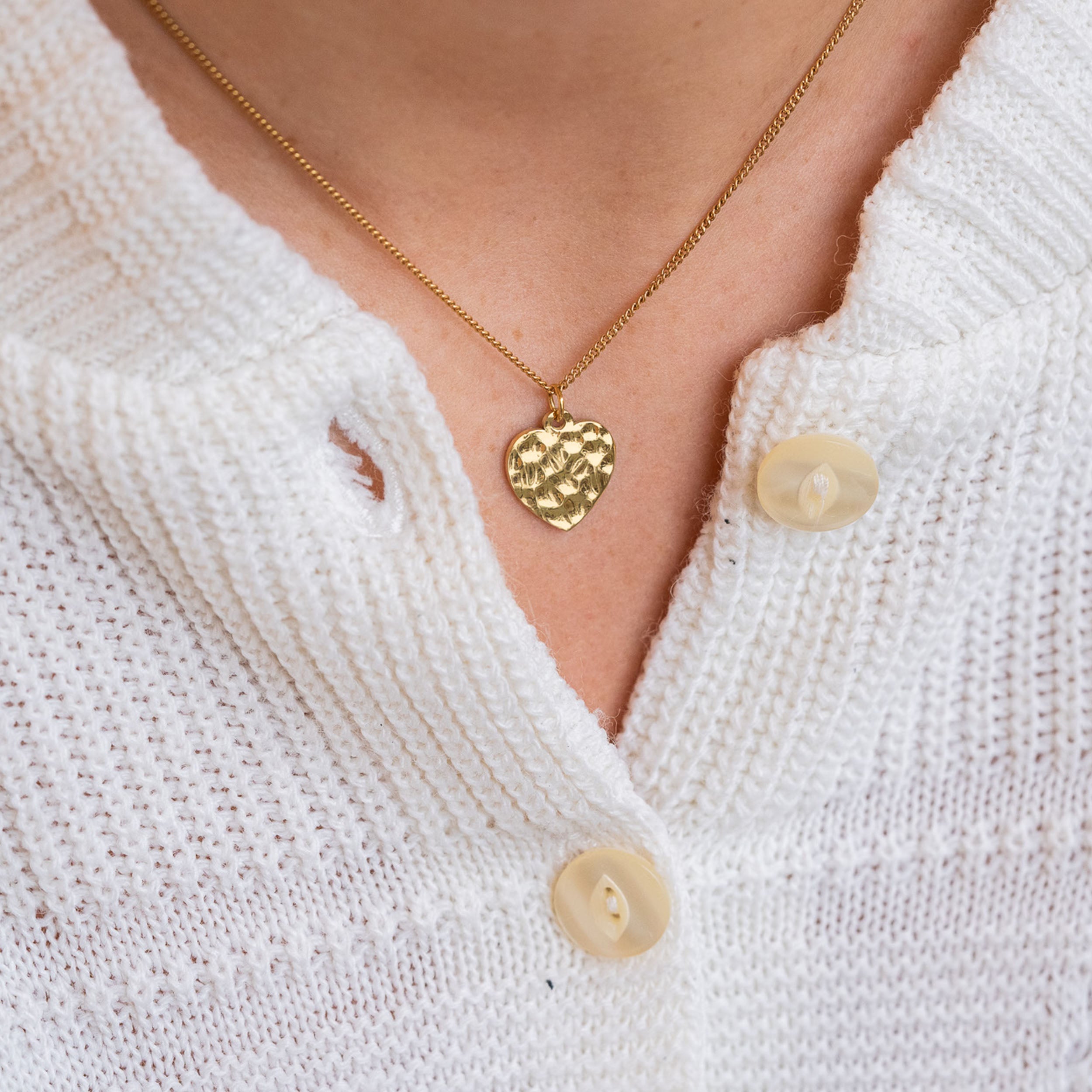 GEHAMERDE HARTENKETTING - VERGULD