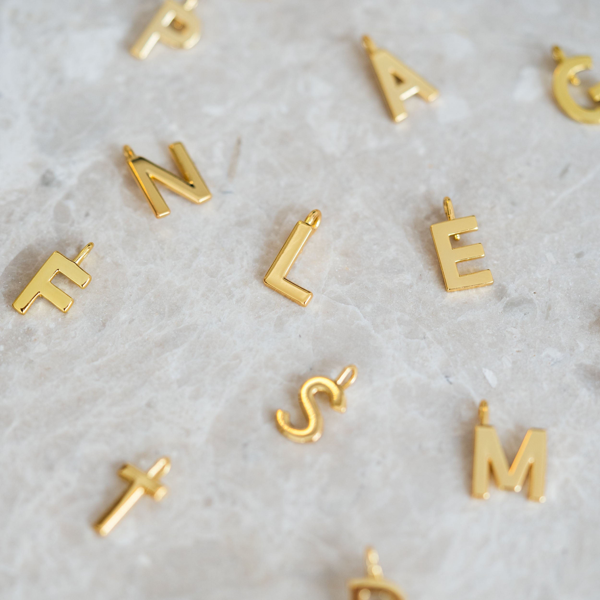 LETTER KETTING - VERGULD